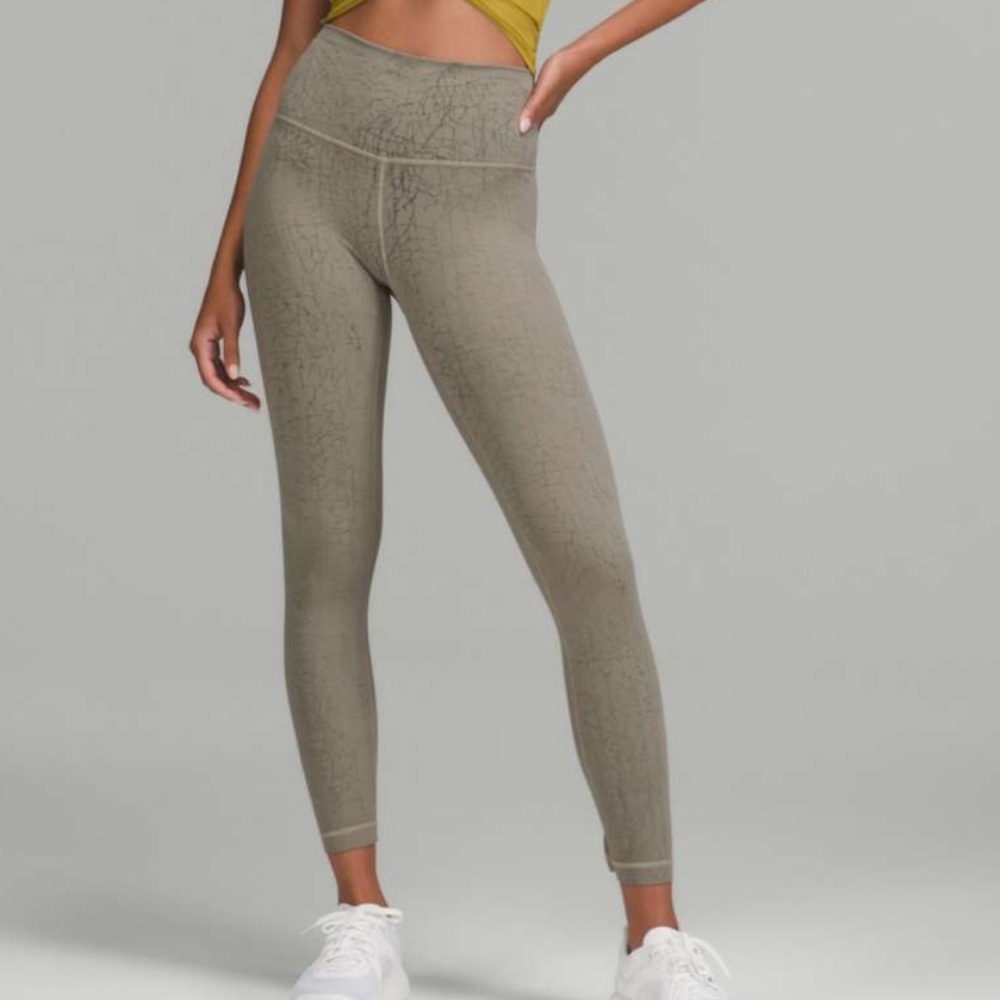 𝓛𝓾𝓵𝓾𝓵𝓮𝓶𝓸𝓷 NWT Wunder Train HR Tight 25” Dye